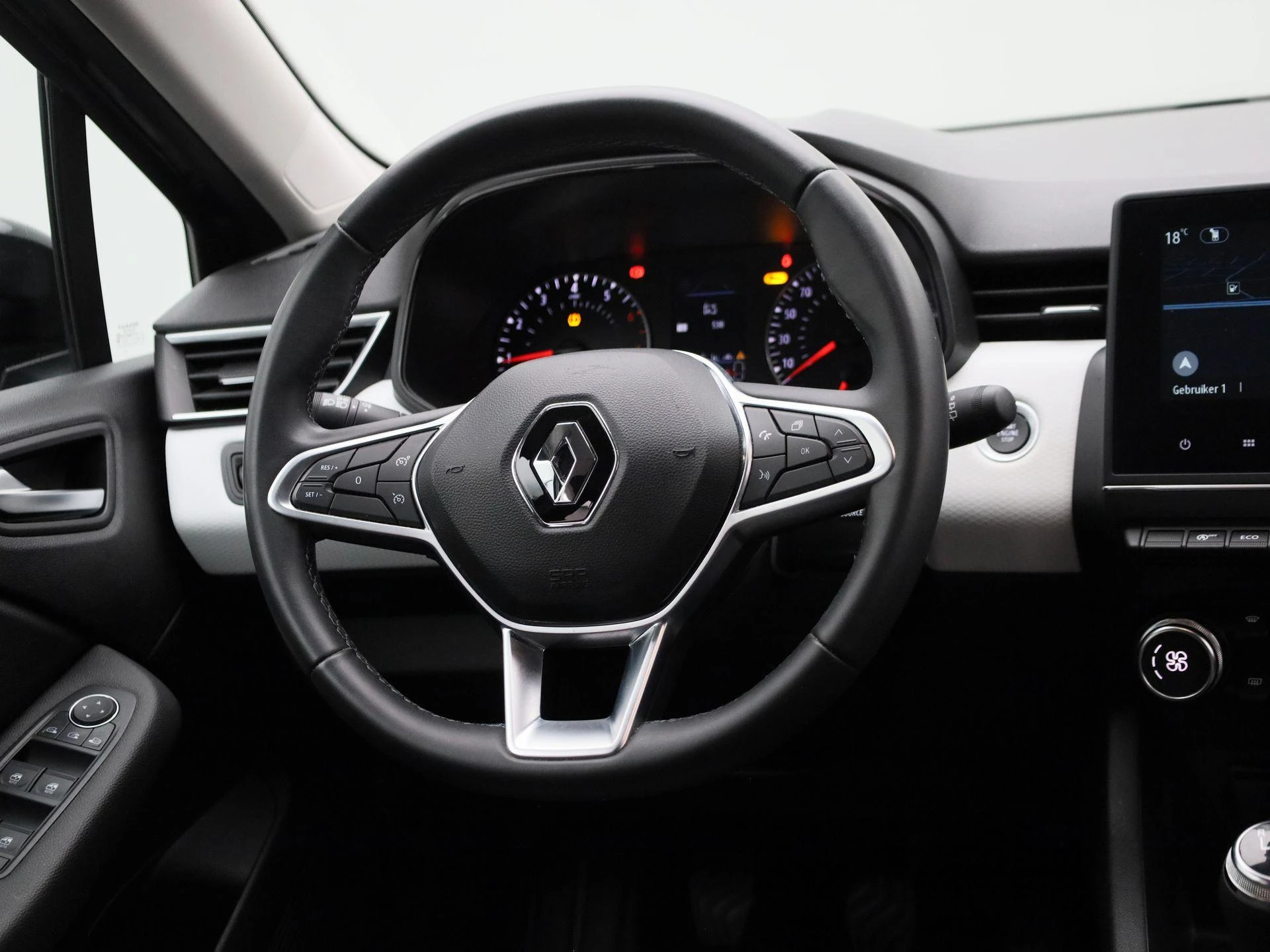 Renault-Clio-image-8