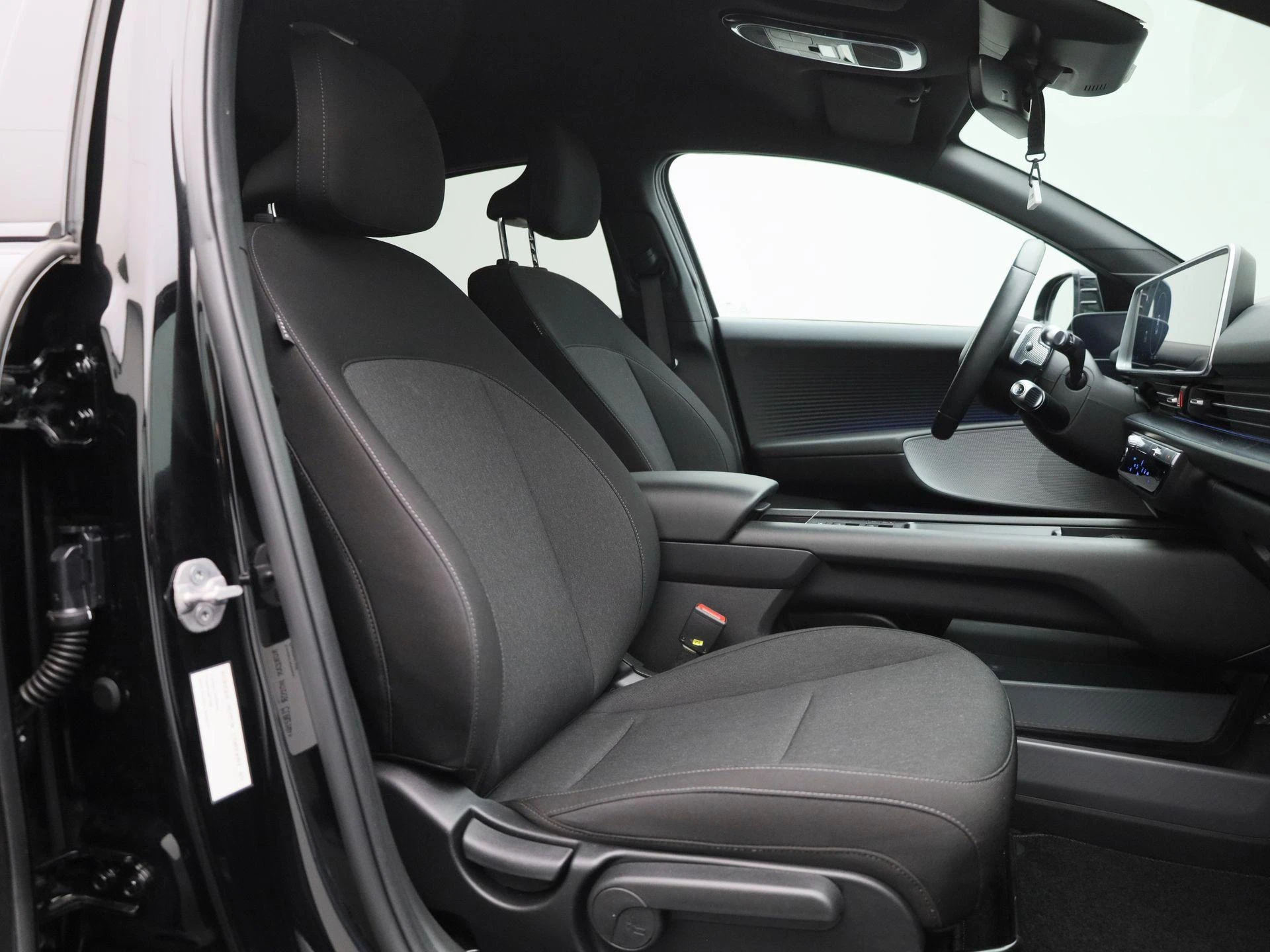 Hyundai-IONIQ 6-image-35