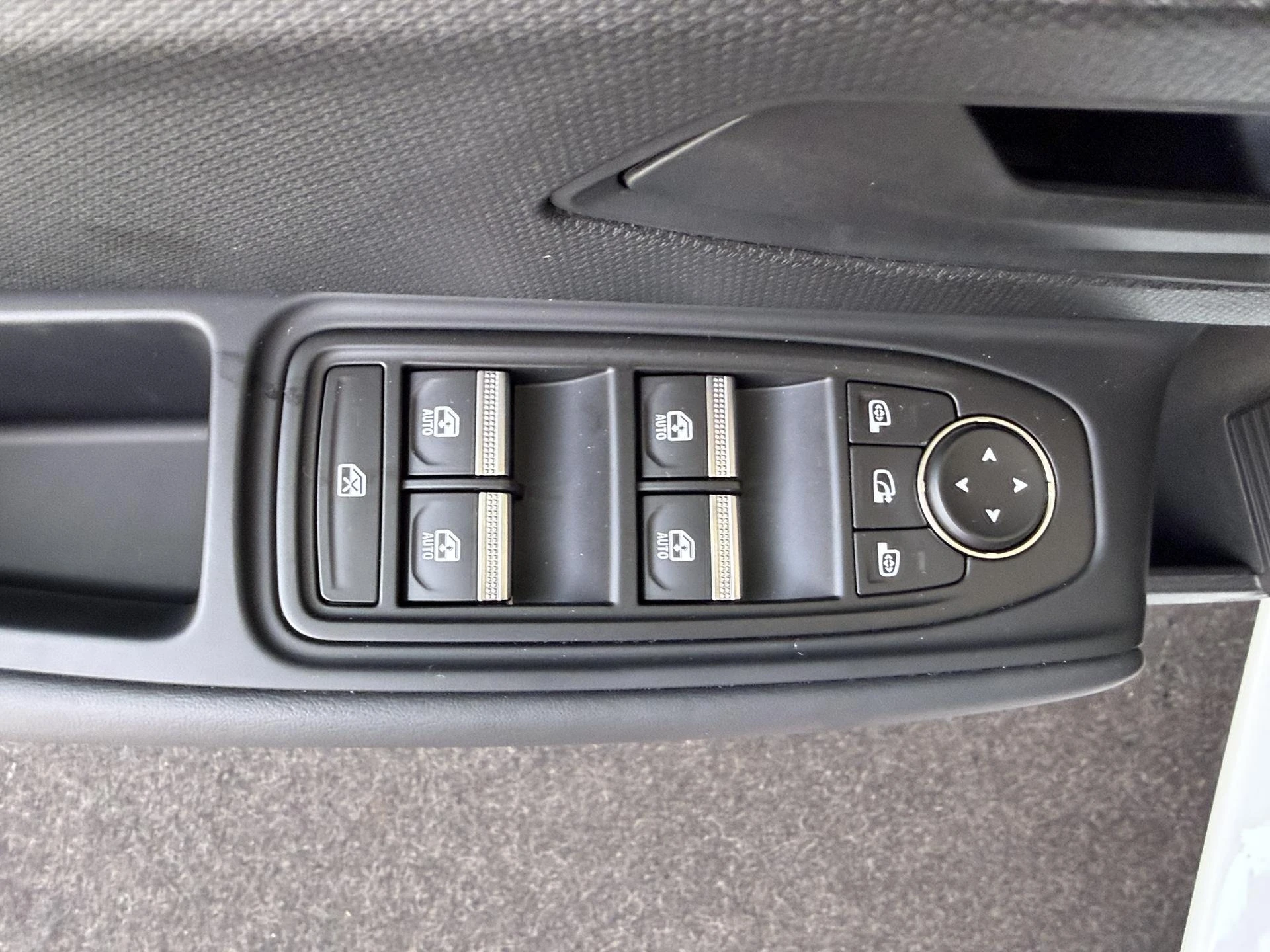 Renault-Clio-image-24