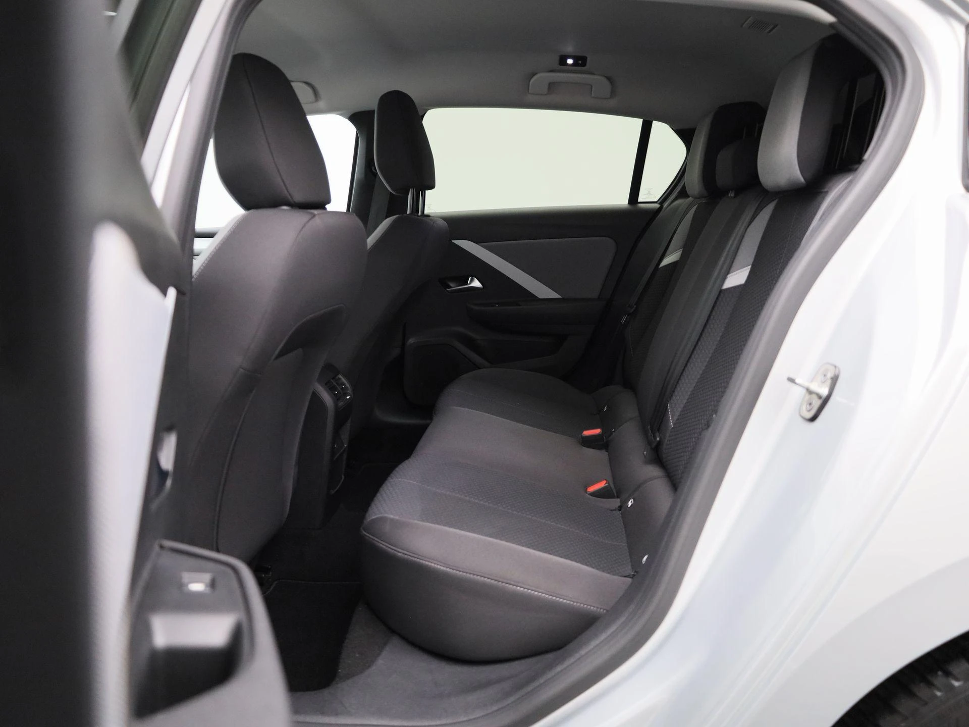 Opel-Astra-image-11