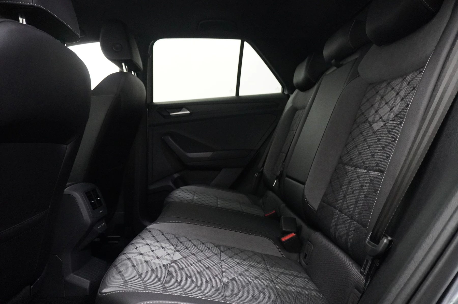 Volkswagen-T-Roc-image-15