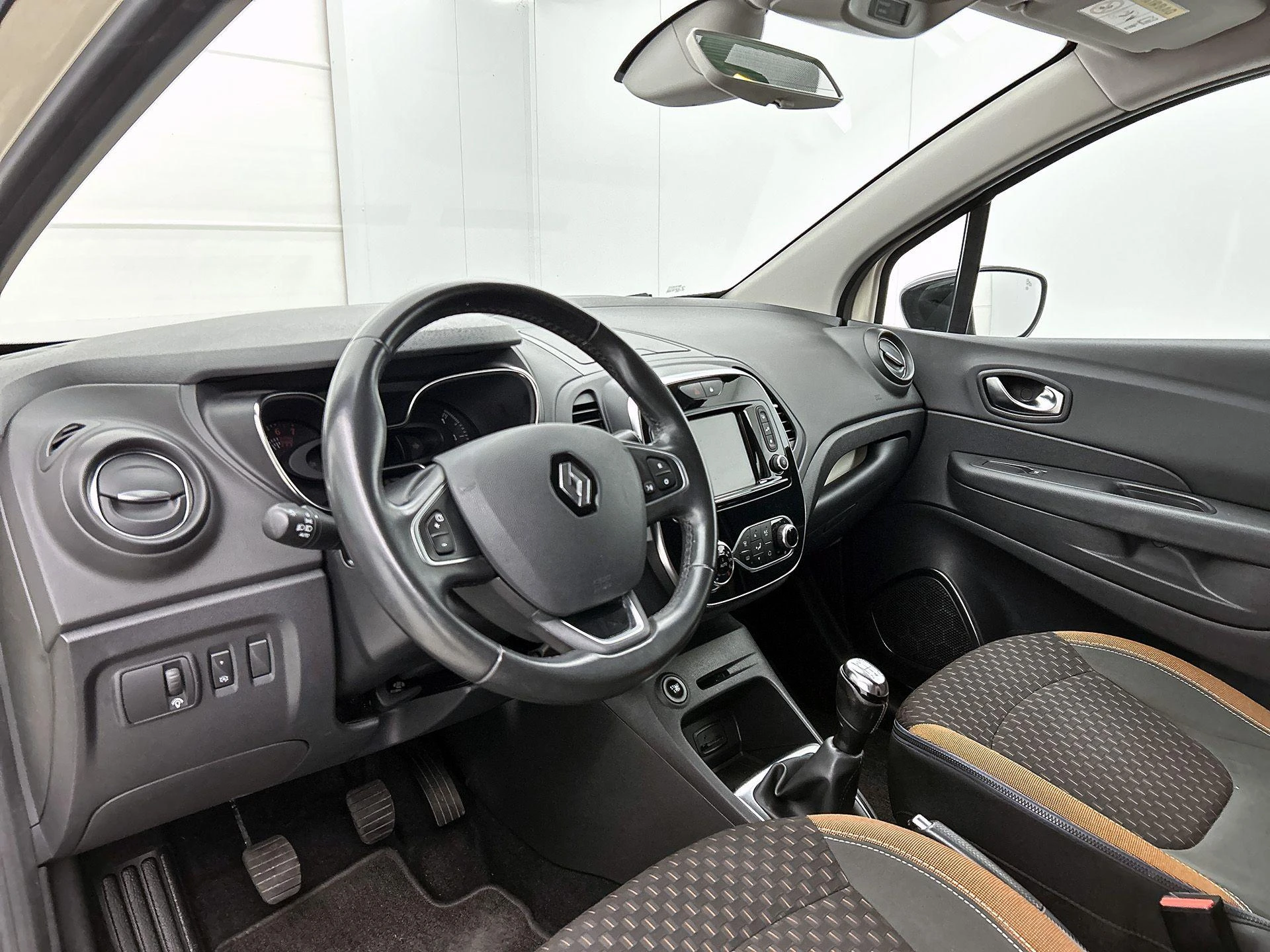 Renault-Captur-image-16