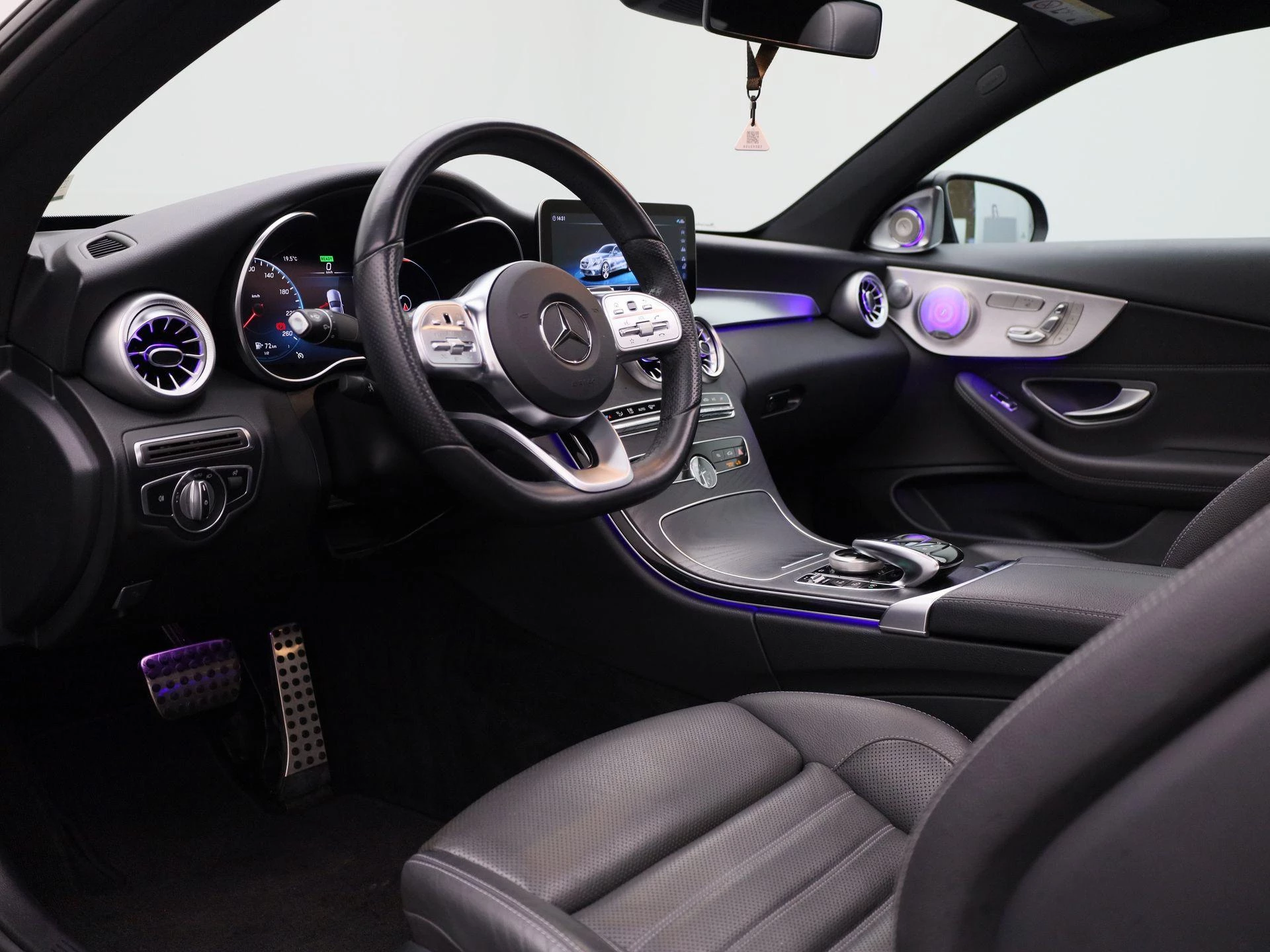 Mercedes-Benz-C-Klasse-image-34