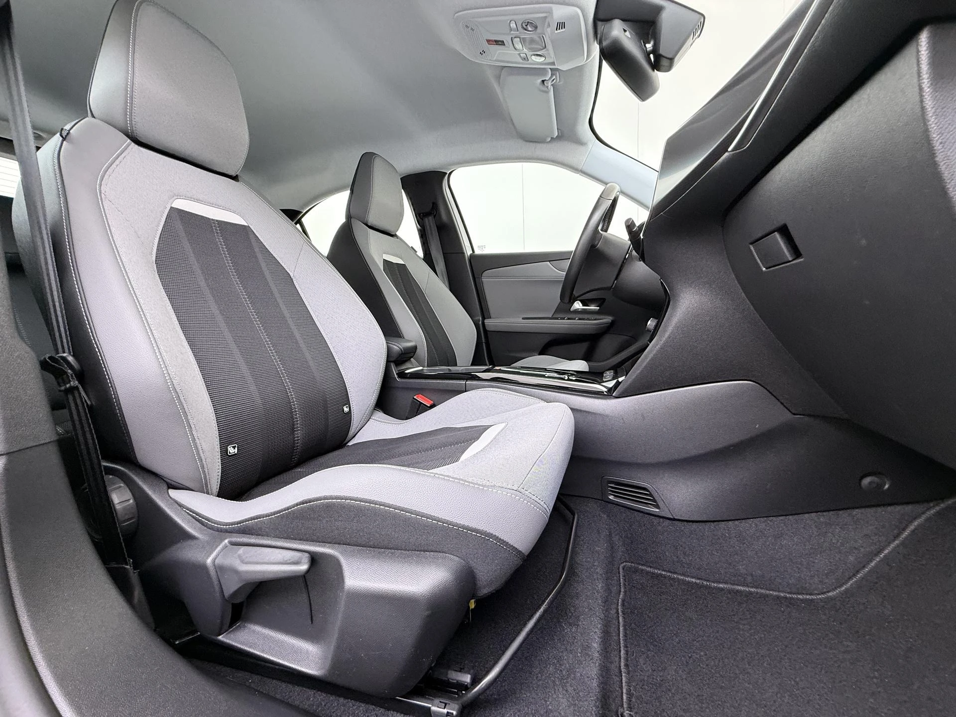 Opel-Mokka-e-image-35