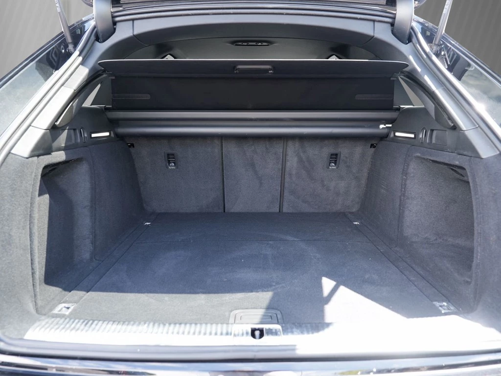 Audi A4 Avant 40 TFSI S line competition plus Matrix