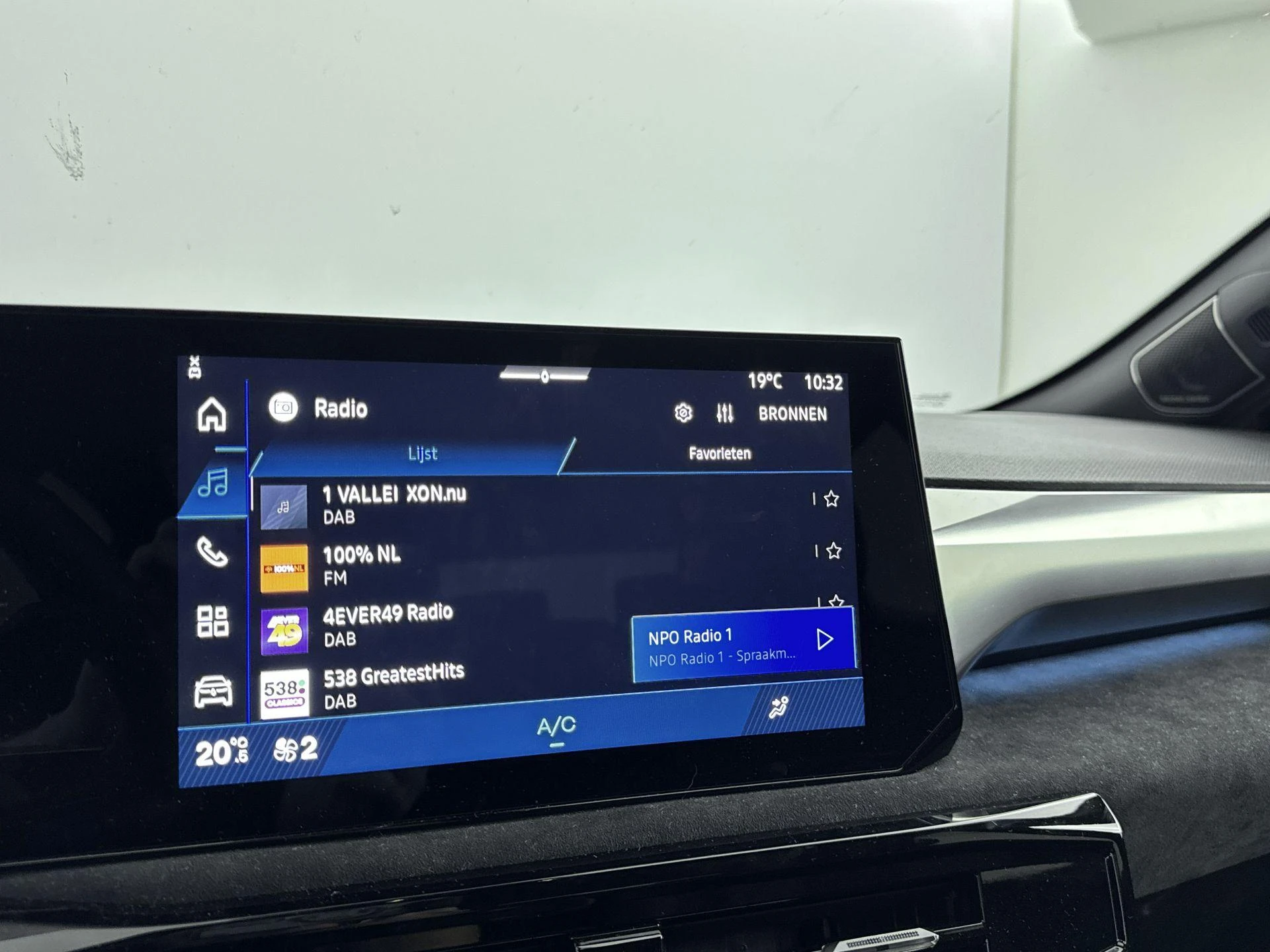 Renault-Clio-image-6