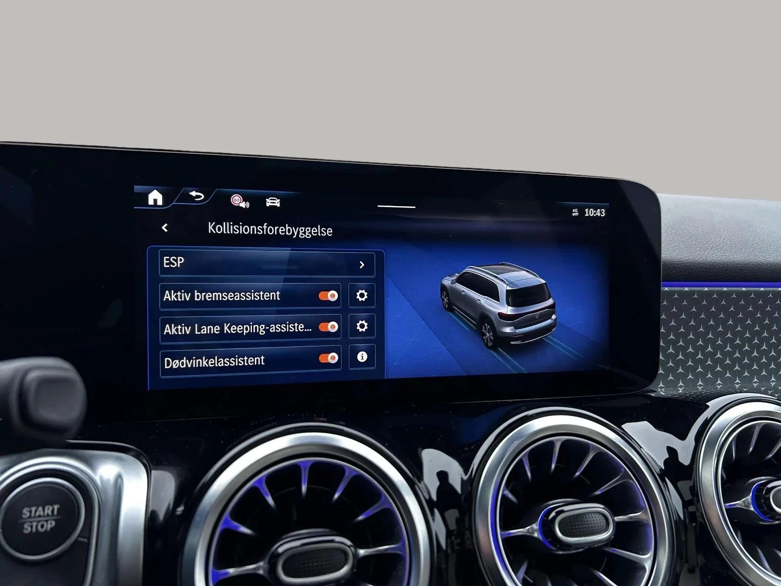 Mercedes-Benz-EQB-image-18