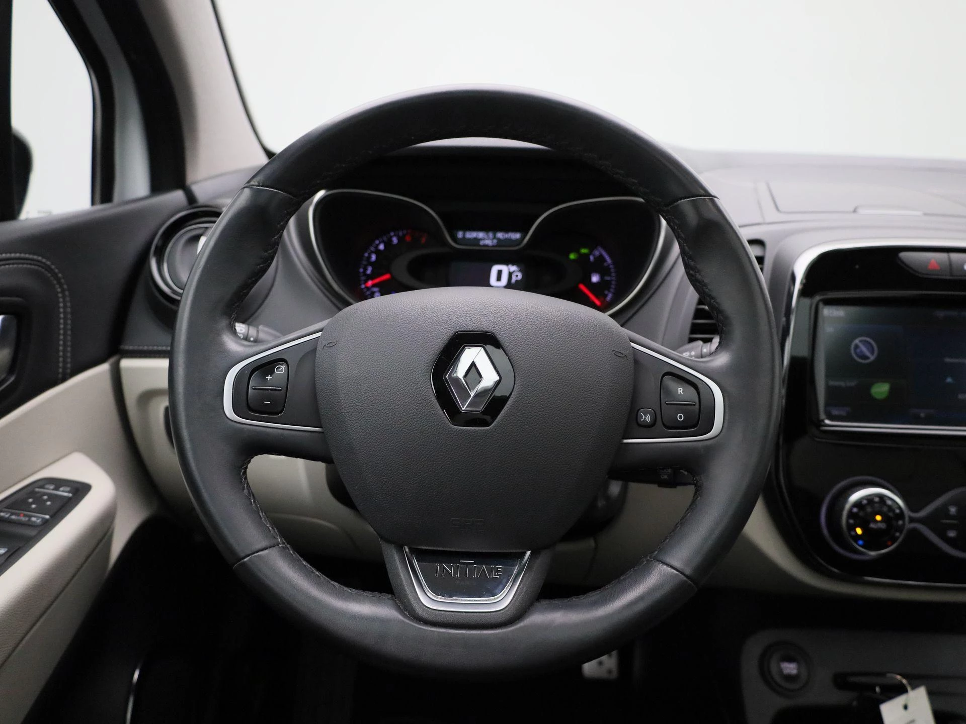 Renault-Captur-image-6