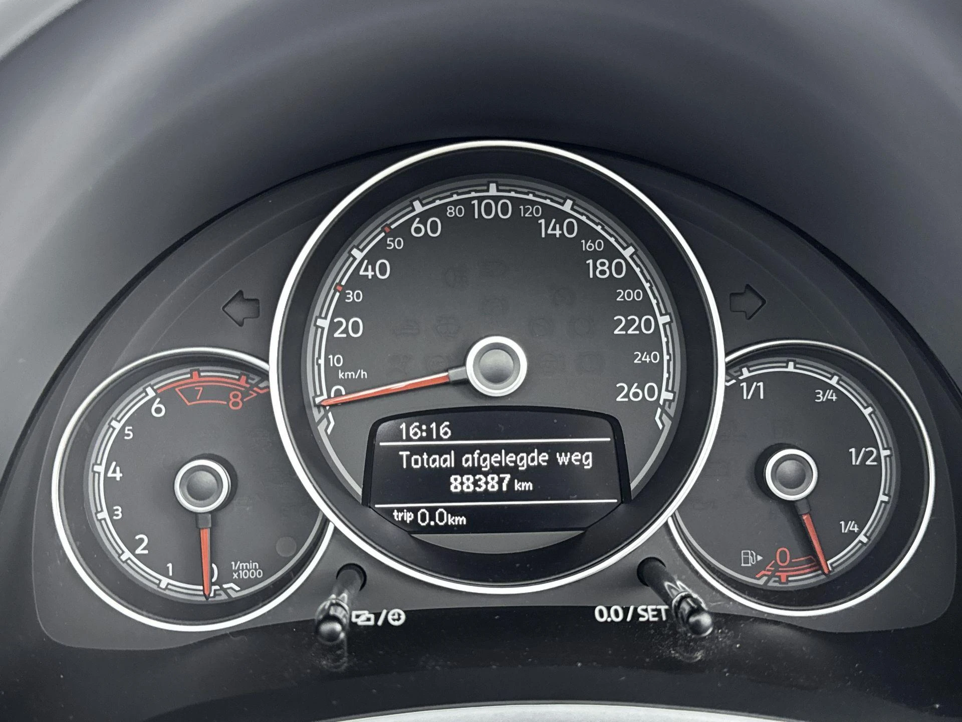 Volkswagen-Beetle-image-11