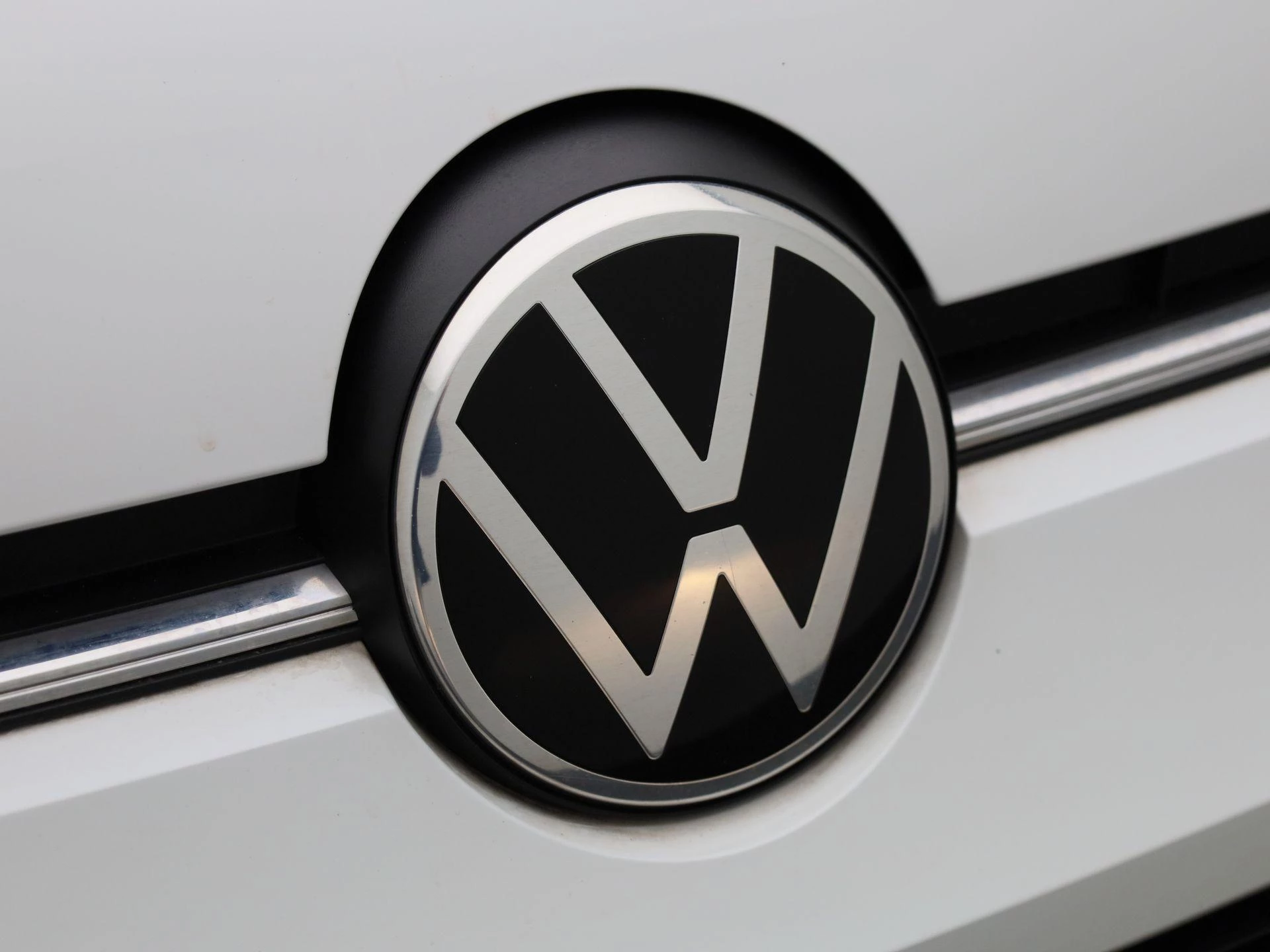 Volkswagen-up!-image-23