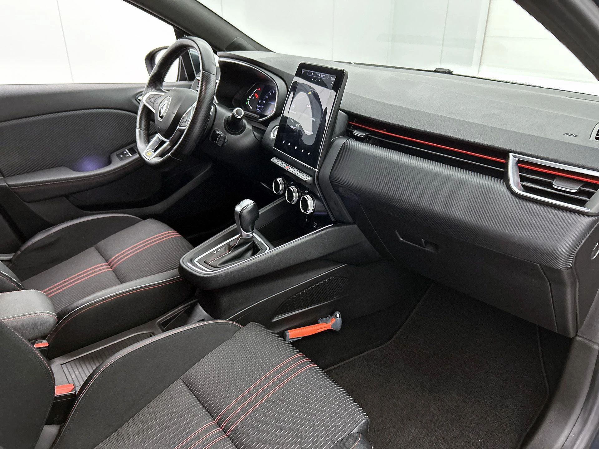 Renault-Clio-image-18