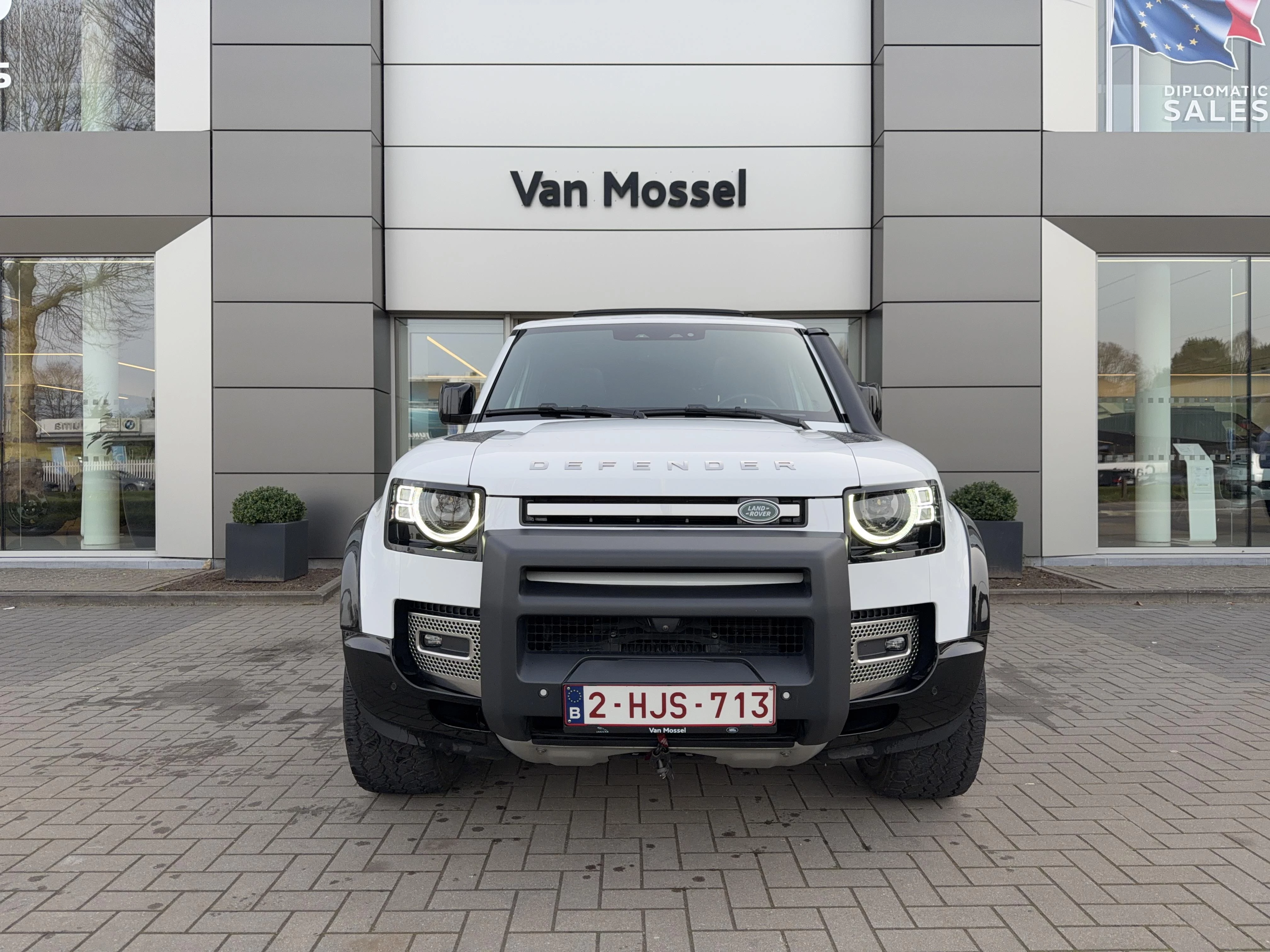 Land Rover Defender 110 D250 SE AWD