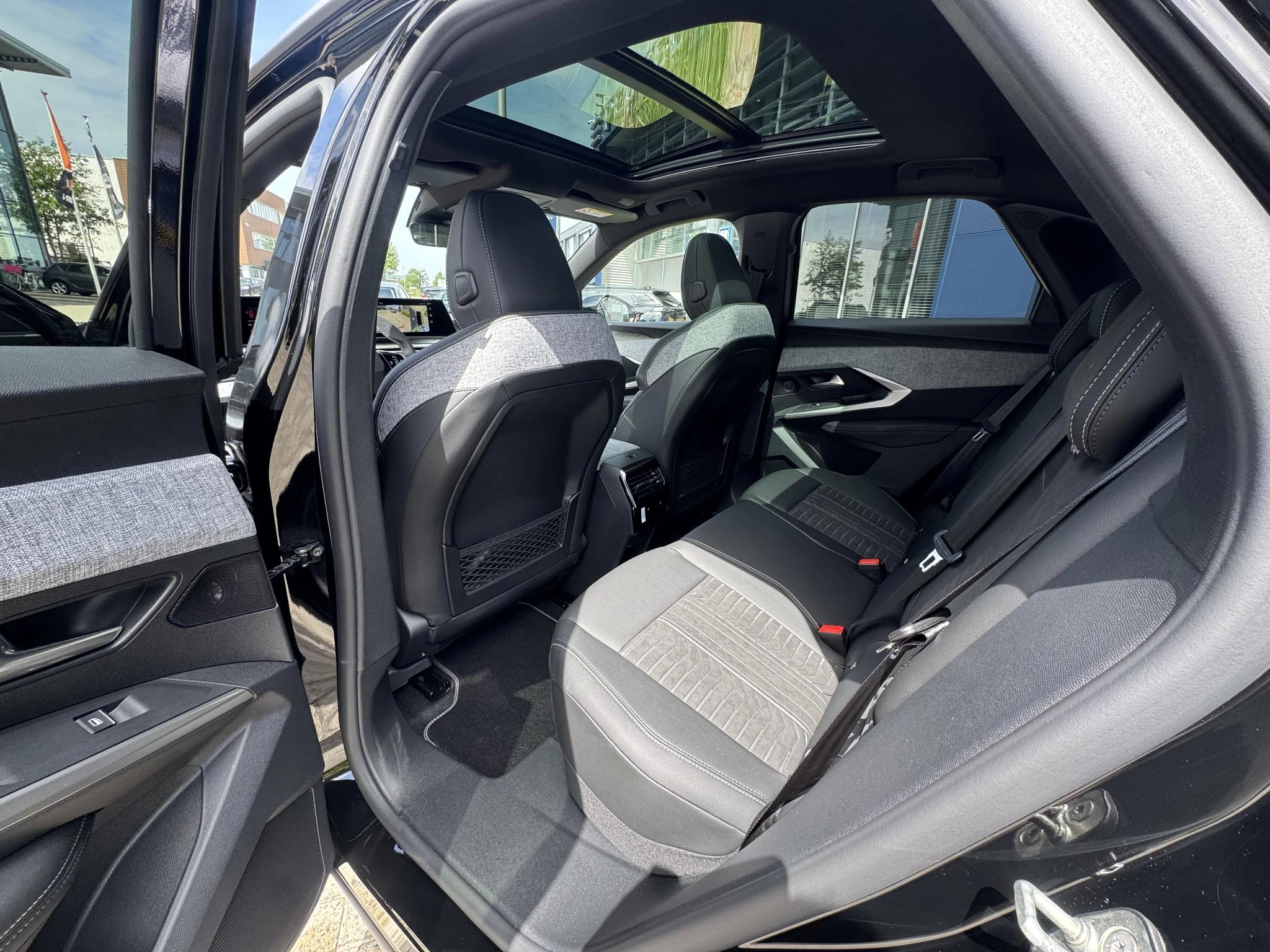 Peugeot e-3008 GT Long Range 230 97 kWh