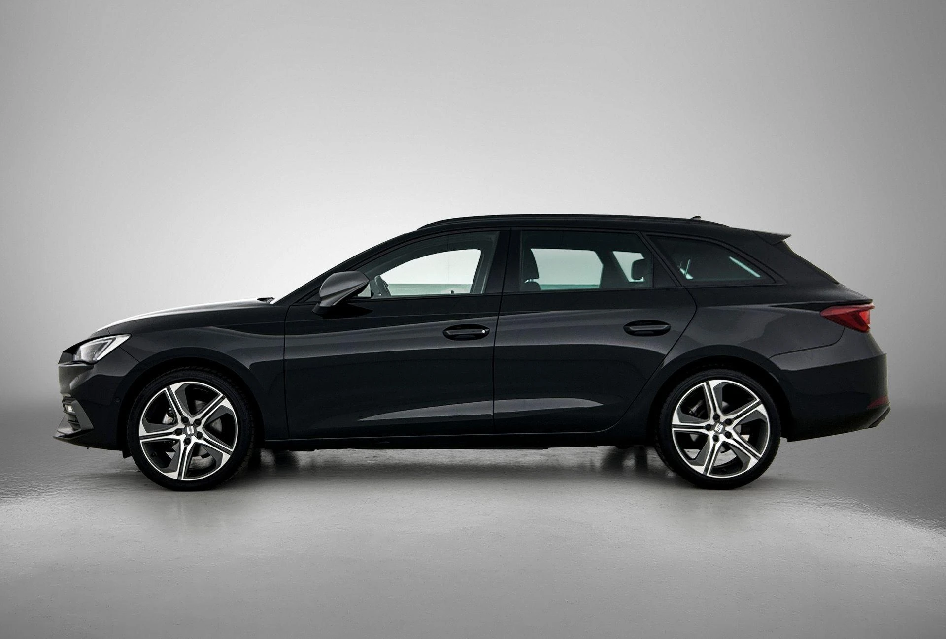 SEAT-Leon-image-1