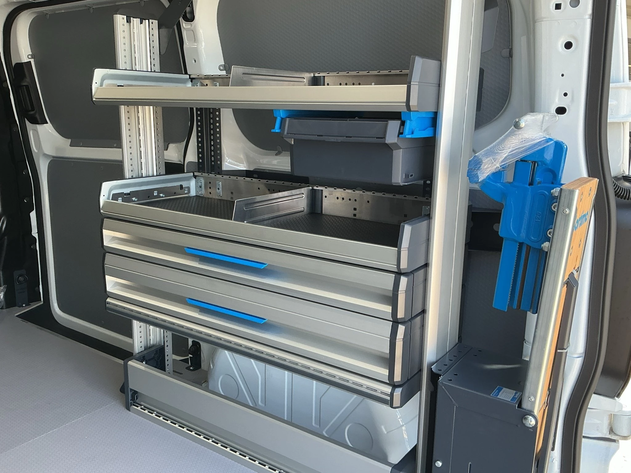 Ford Transit Custom Trend Service-Line PHEV 320 L1 Kasten *aus unserer Werbung*