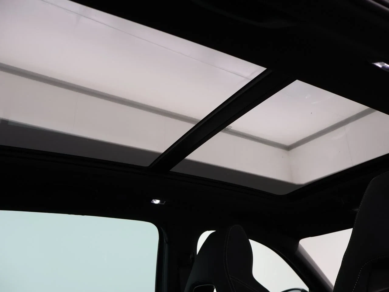 Škoda Kodiaq Kodiaq 2.0TSI 4x4 Sportline 190PK *AUTOMAAT*PANODAK*7 ZITPLAATSEN*TREKHAAK*LEDER*ALCANTARA*SPORTZETELS*CAMERA*CRUISE*PDC*...*
