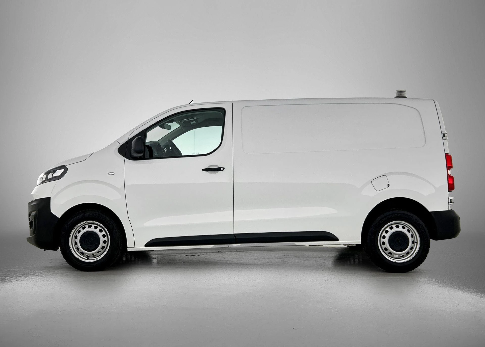 Opel-Vivaro-image-1