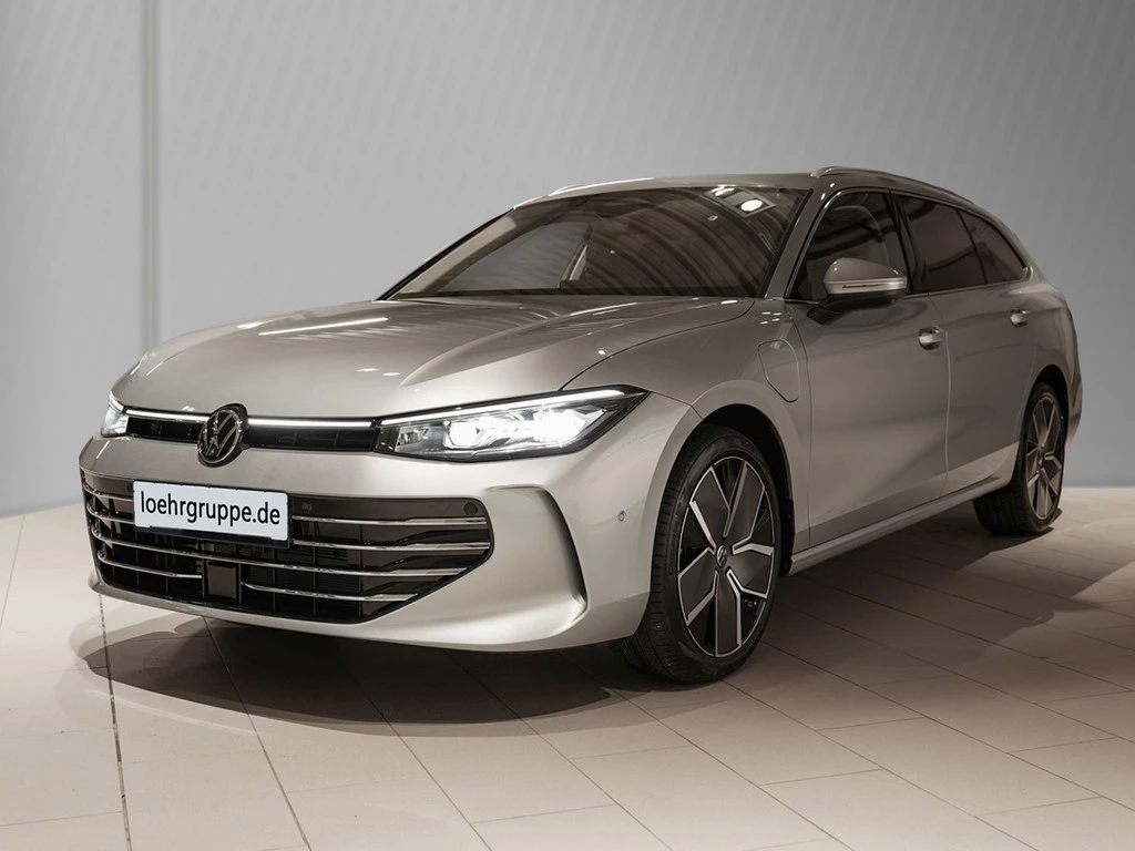Volkswagen Passat 1,5 l eHybrid DSG Elegance AHK WR PANO