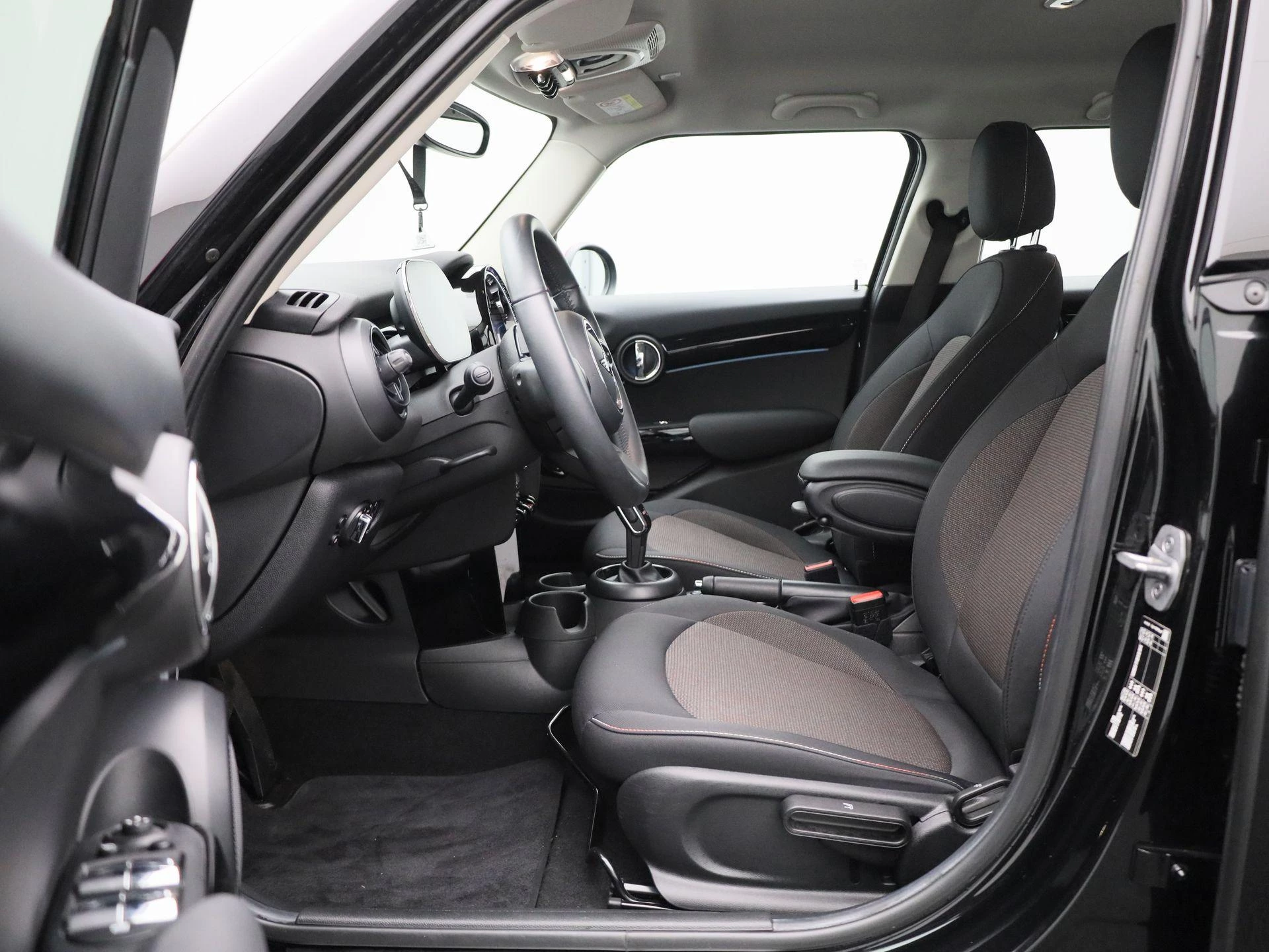 MINI Cooper Mini 5 door (100 kW)