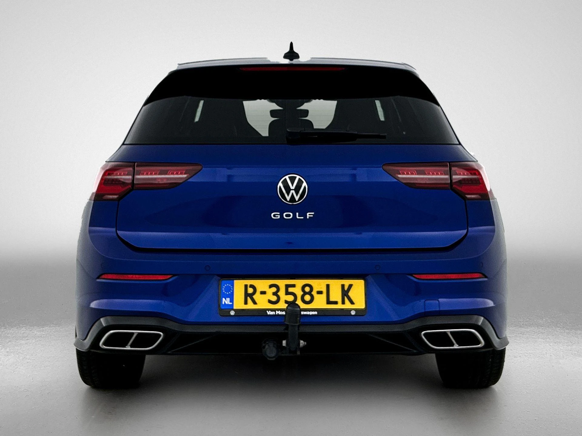 Volkswagen-Golf-image-2