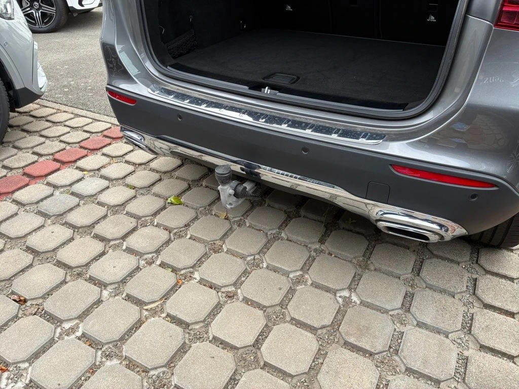 Mercedes-Benz-GLA 200 d-image-19