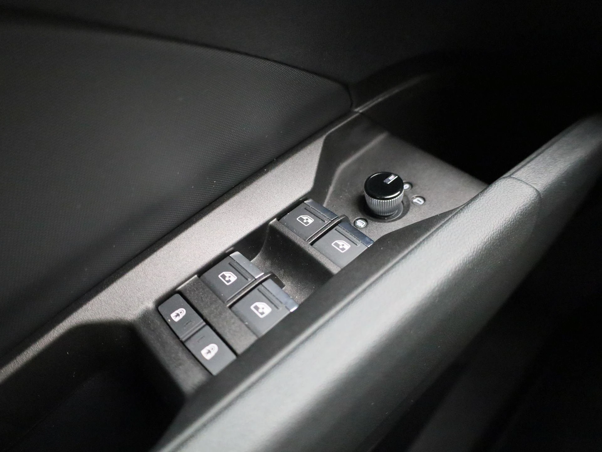 Audi-Q4 e-tron-image-23