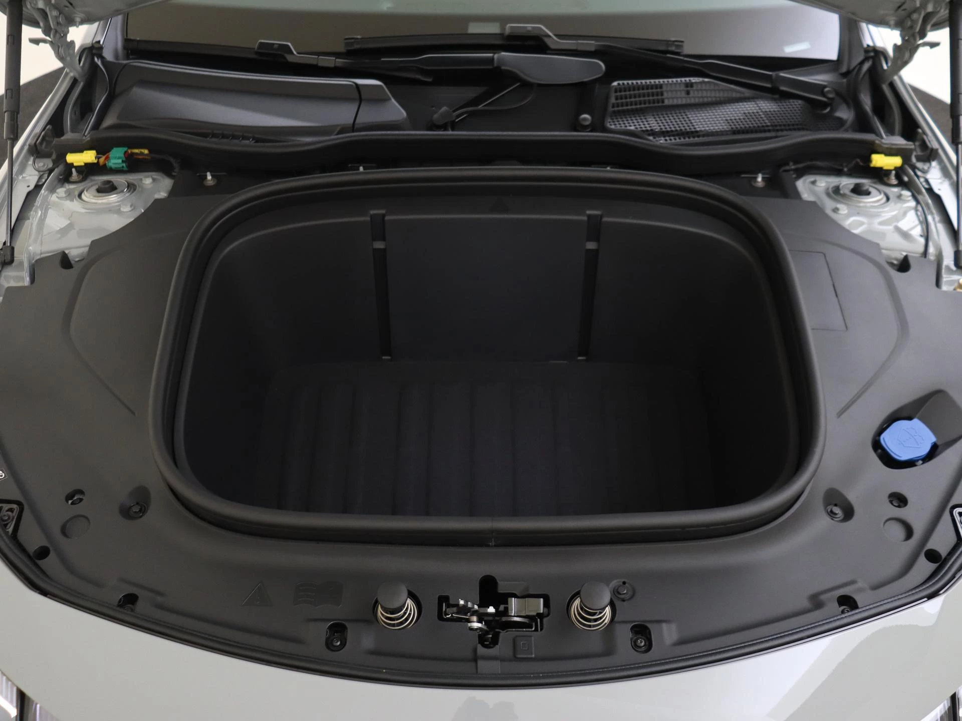 Mercedes-Benz-CLA-image-4