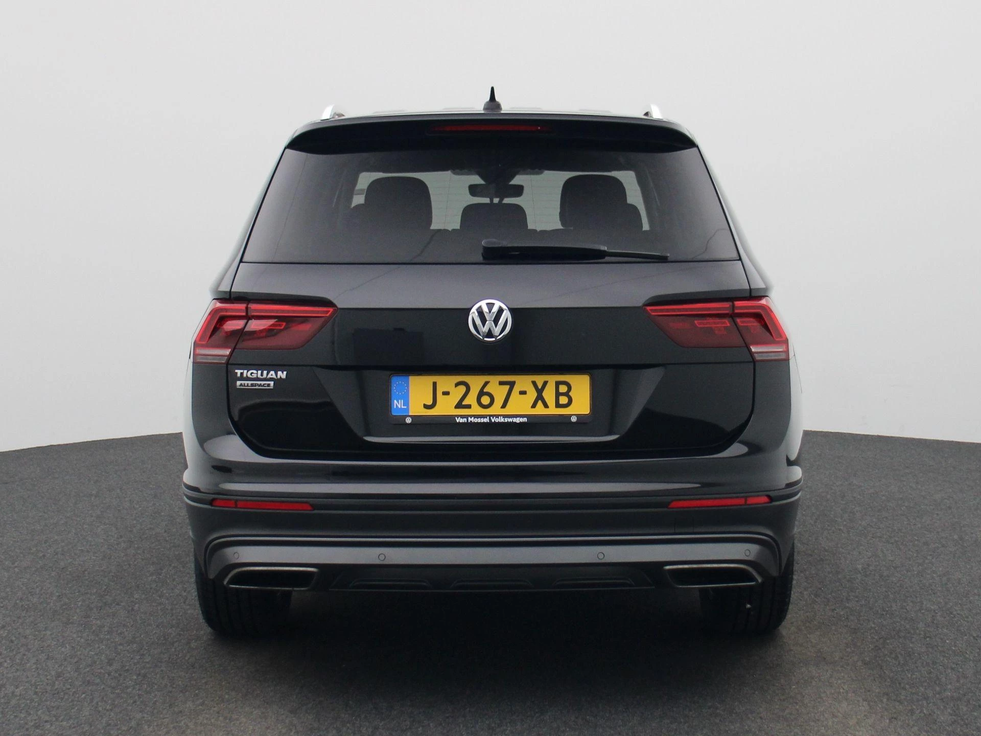 Volkswagen-Tiguan Allspace-image-4