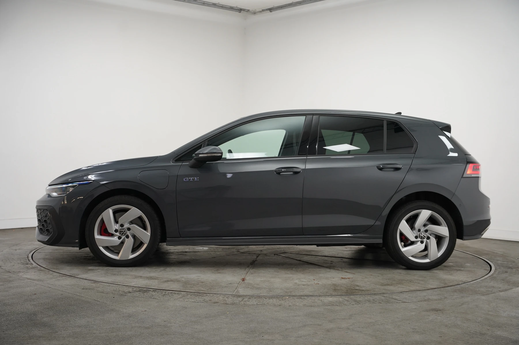 Volkswagen-Golf-image-15