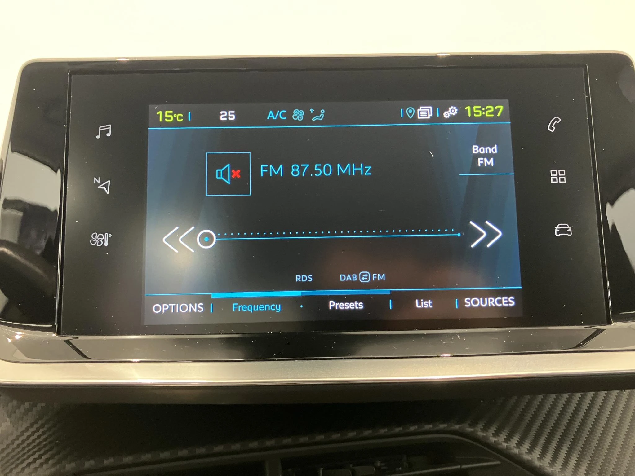 Peugeot-e-2008-image-27
