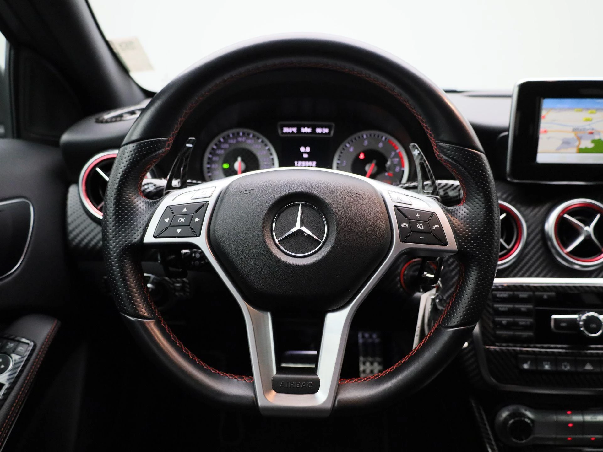 Mercedes-Benz-A-Klasse-image-6