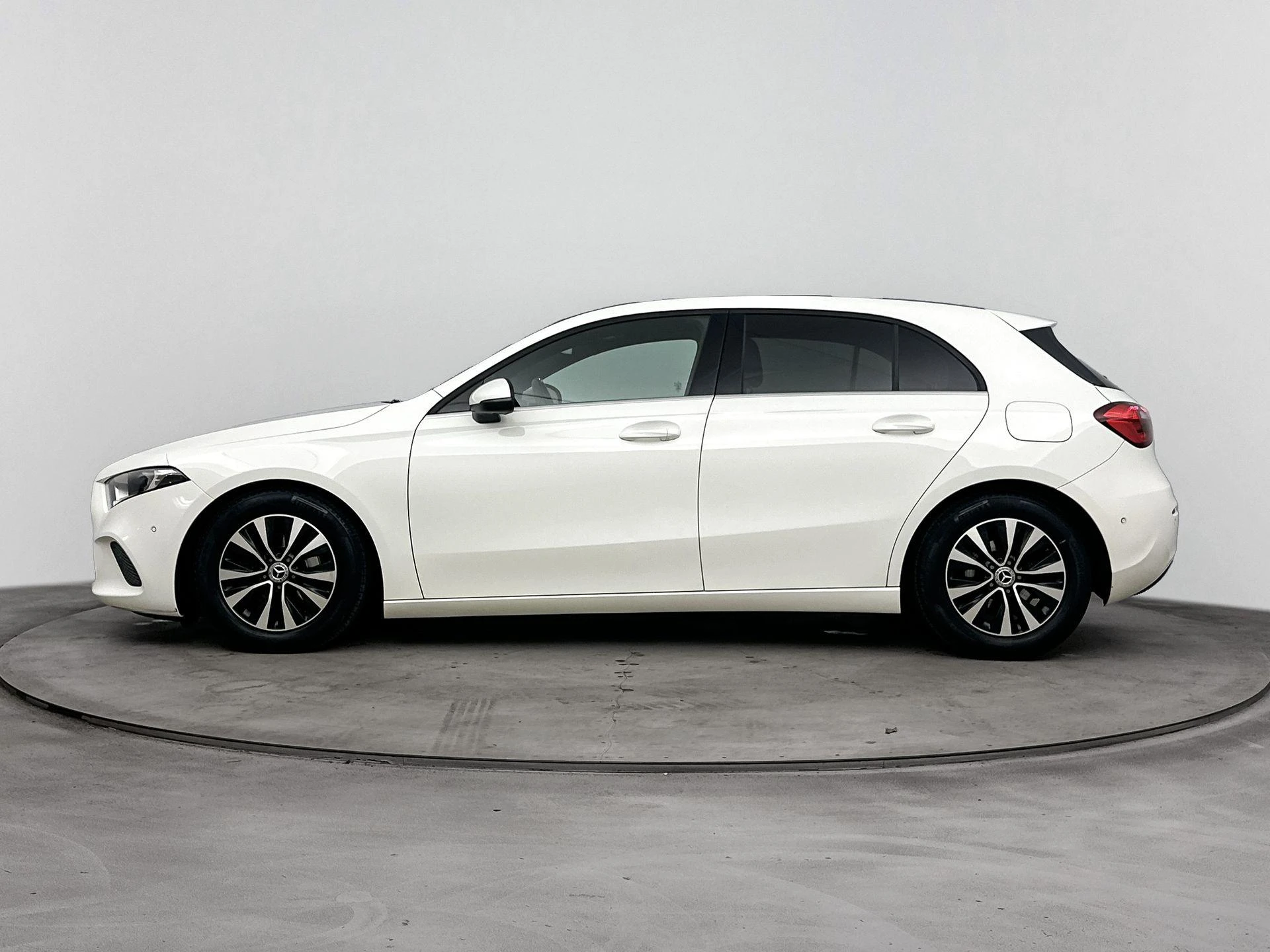 Mercedes-Benz-A-Klasse-image-1