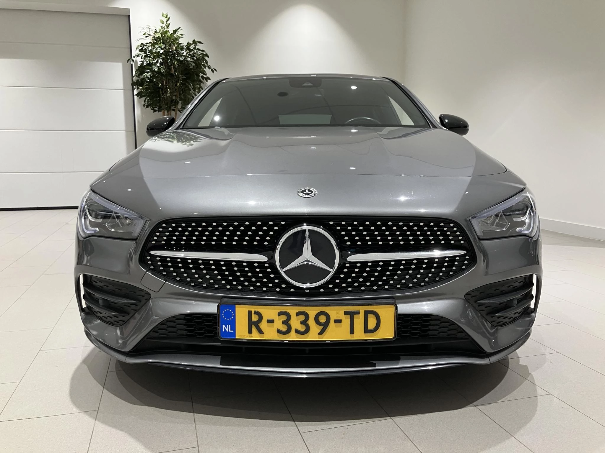 Mercedes-Benz-CLA-image-10