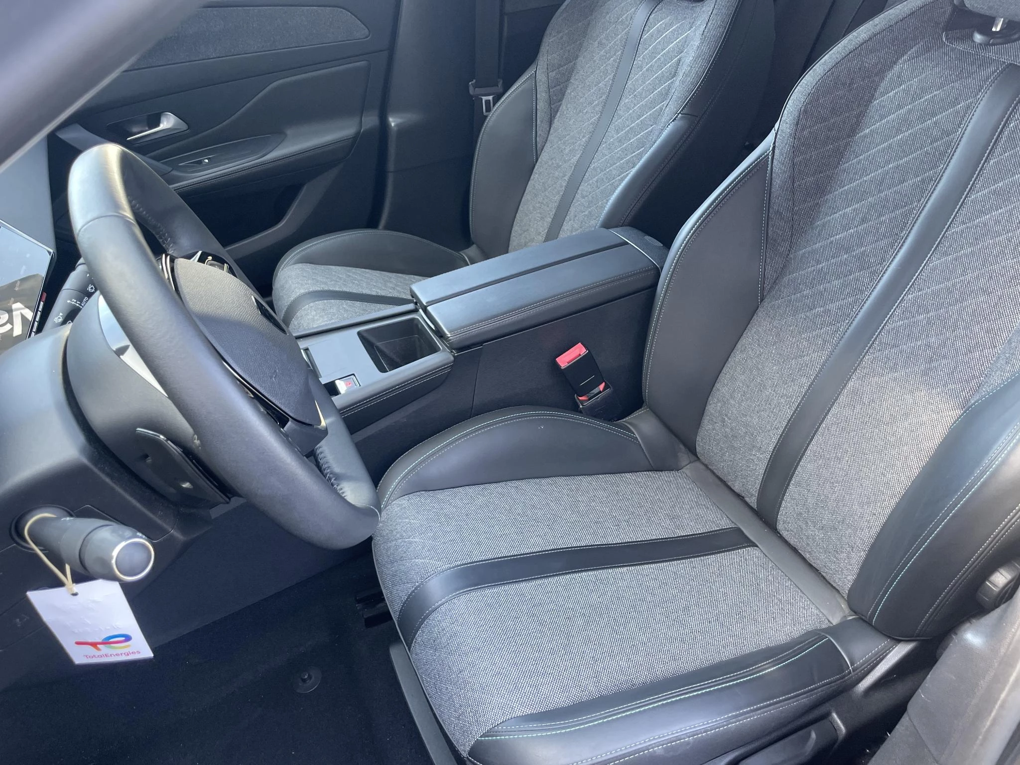 Peugeot-408-image-12