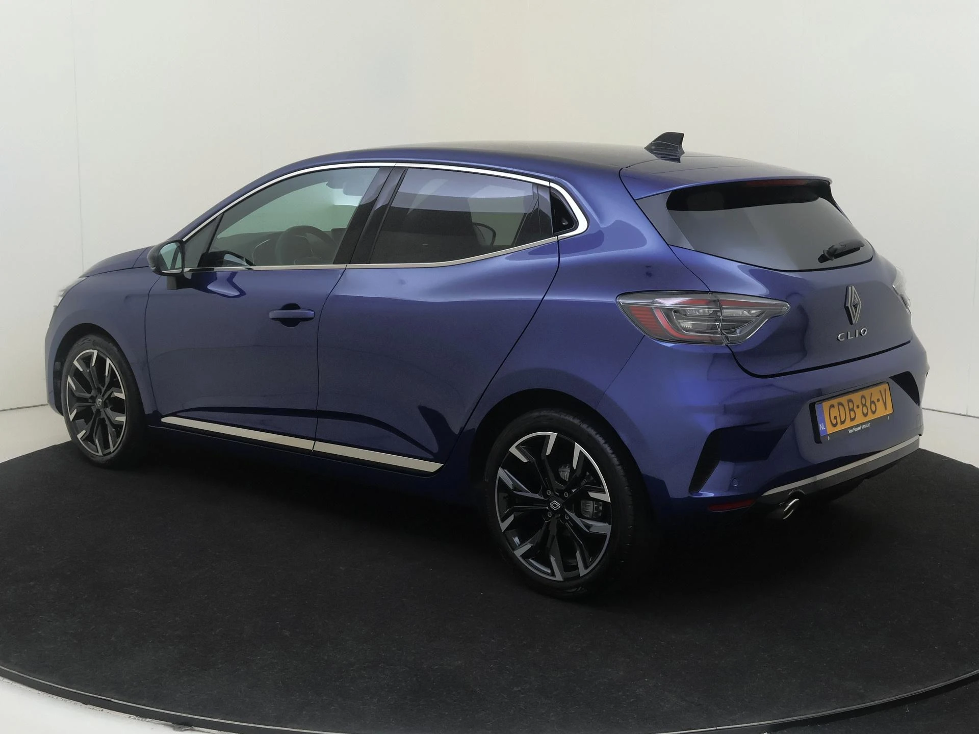 Renault-Clio-image-2