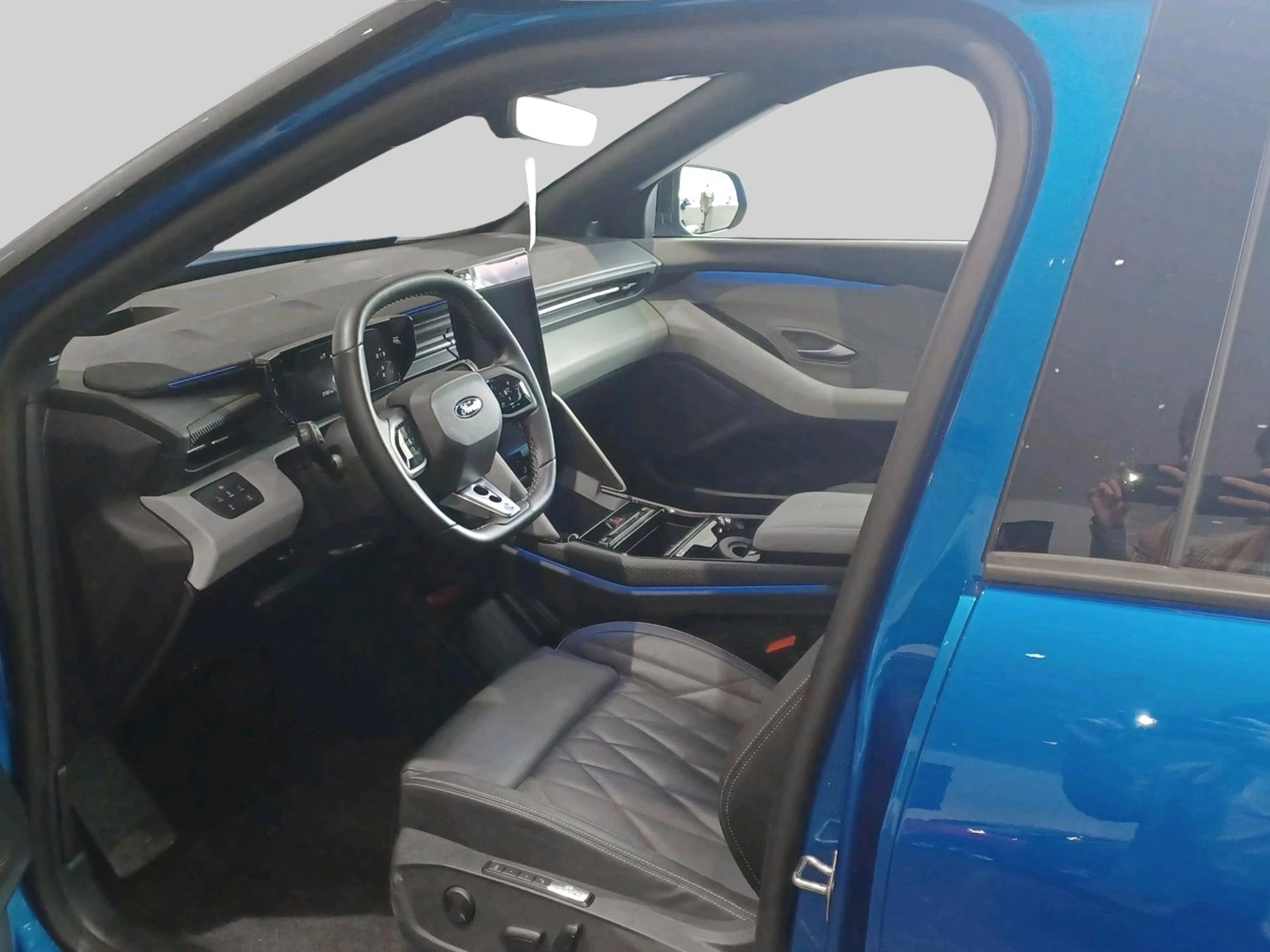 Ford Capri AWD Premium - 546km Range - Pano - 360 View