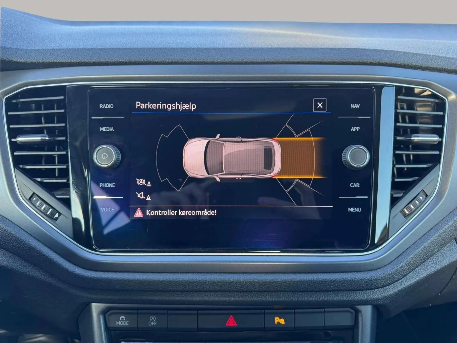 Volkswagen-T-Roc-image-11