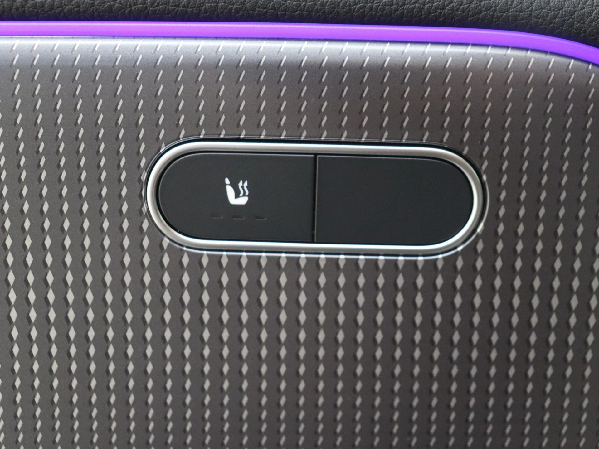 Mercedes-Benz-EQA-image-25
