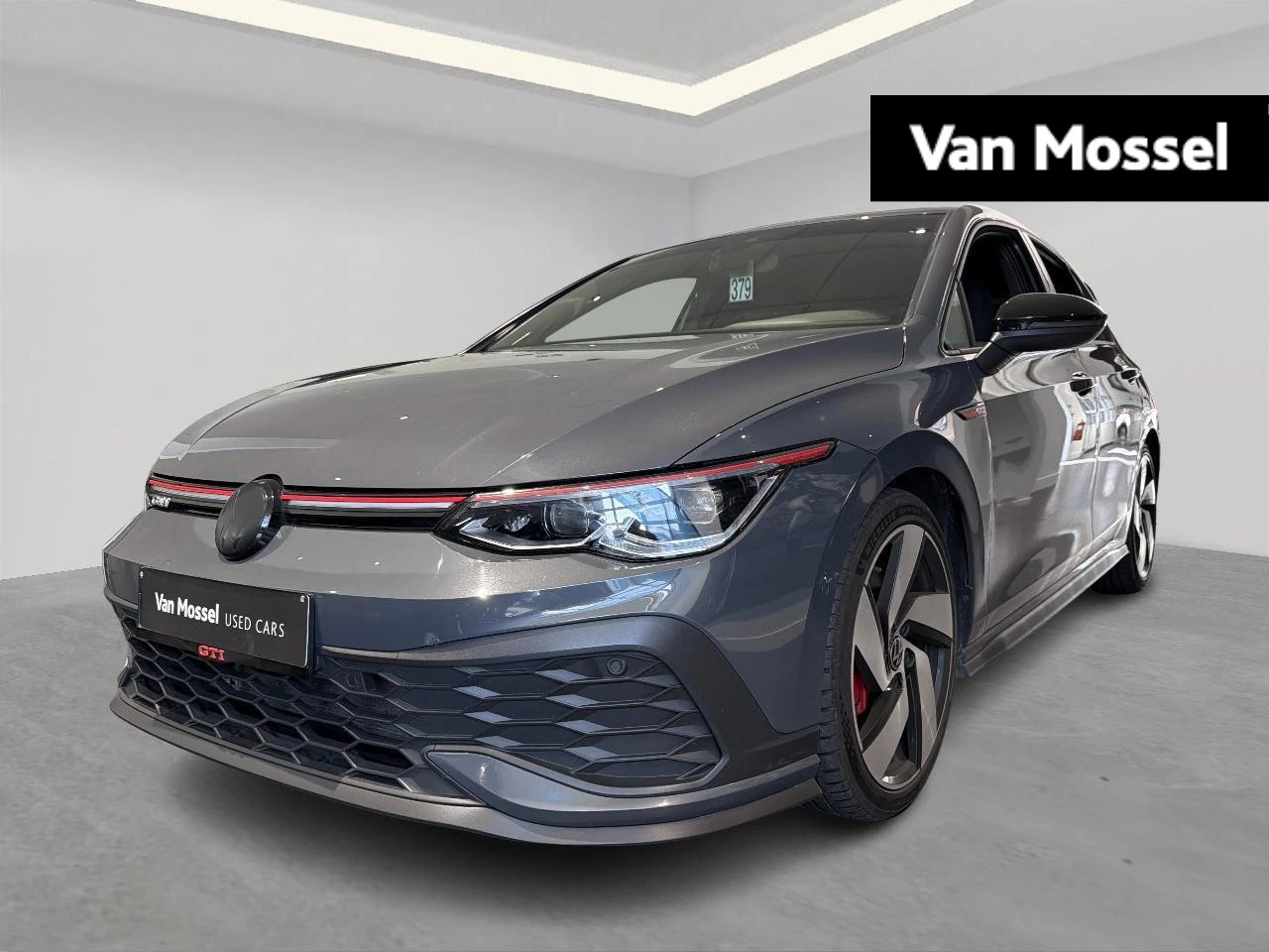 Volkswagen-Golf-image-0