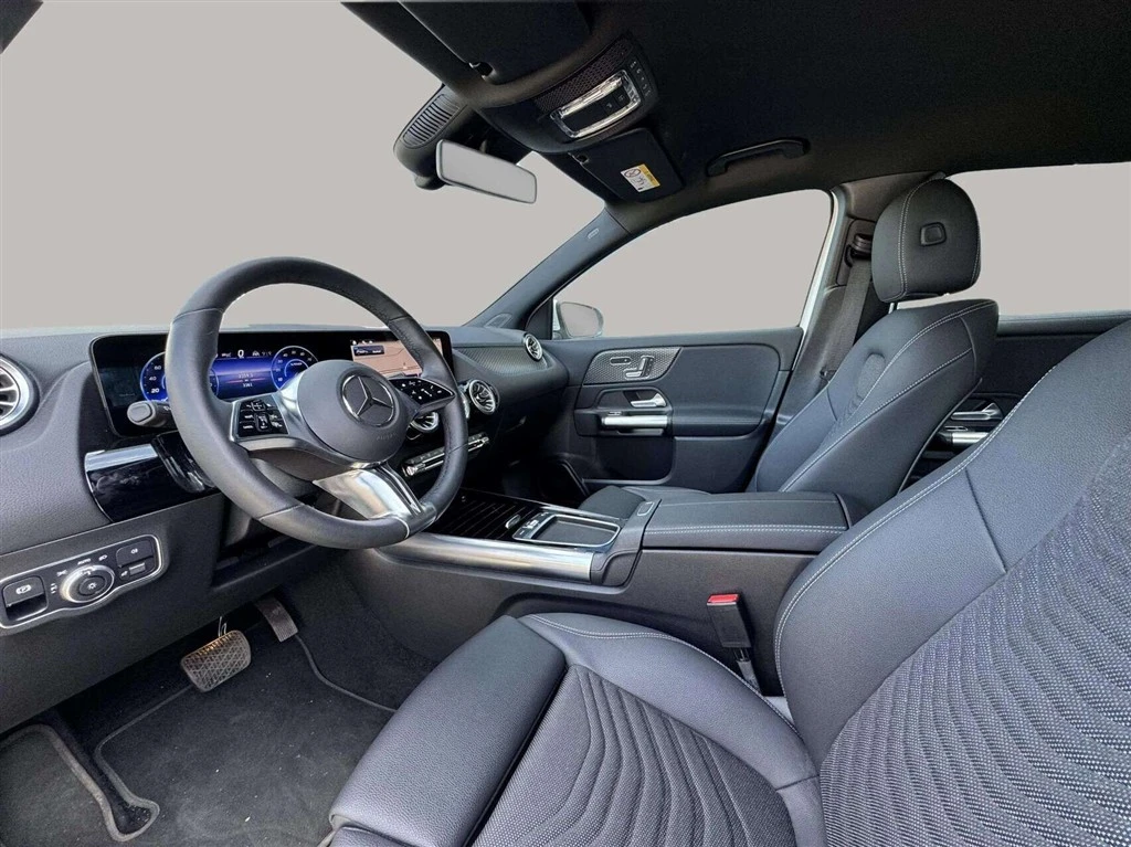 Mercedes-Benz-EQA-image-9