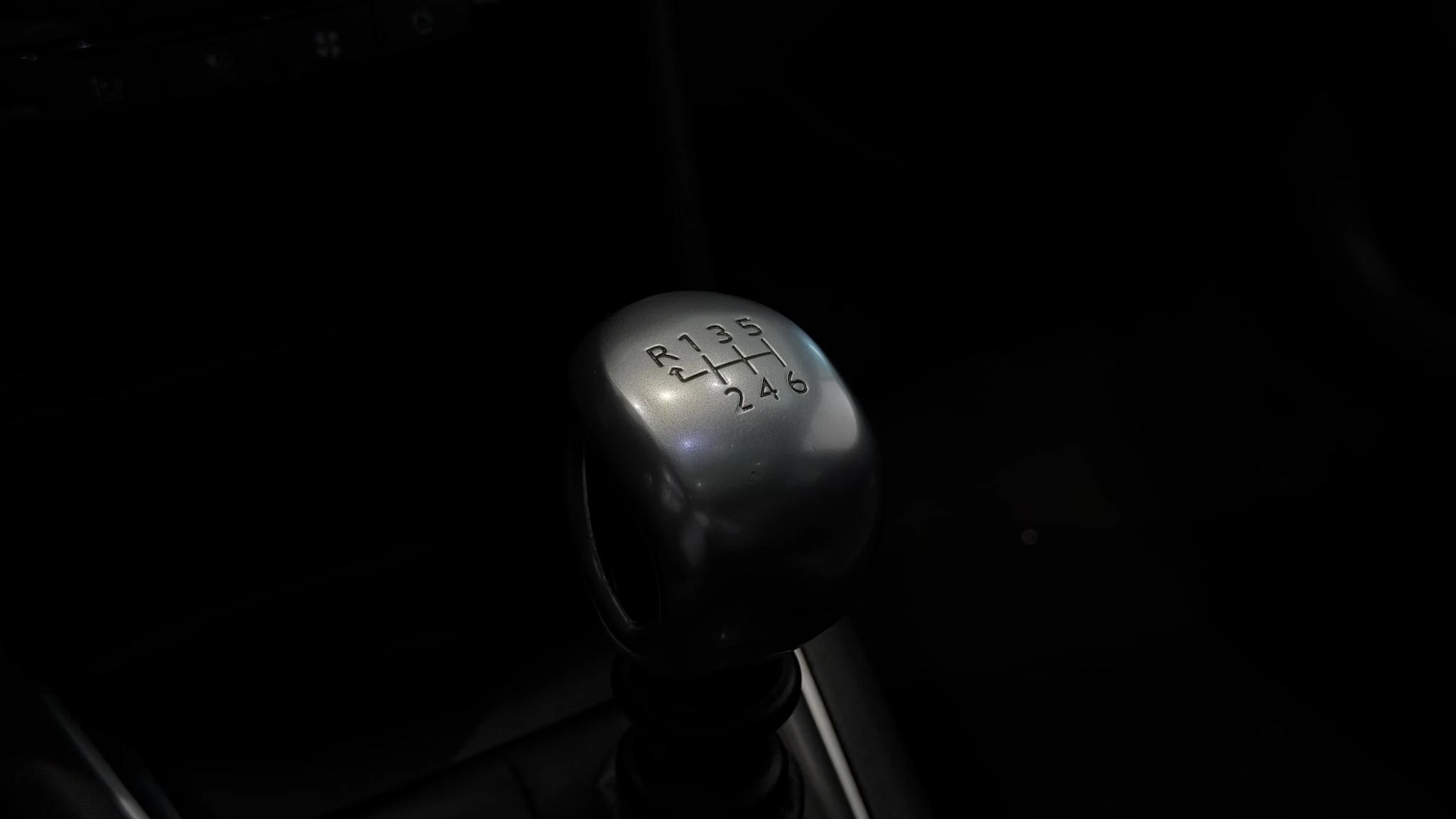 Peugeot-208-image-24
