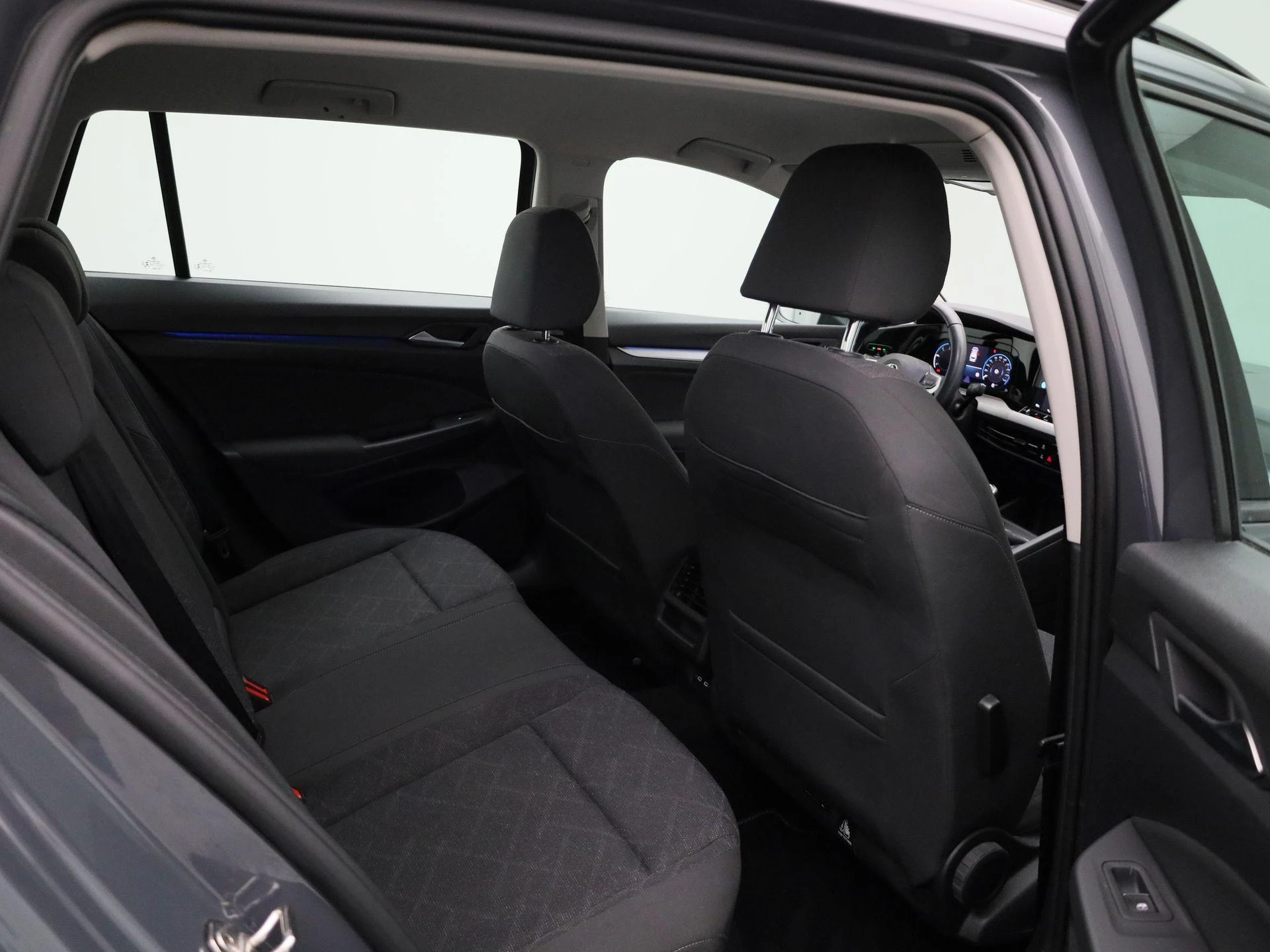 Volkswagen-Golf-image-34