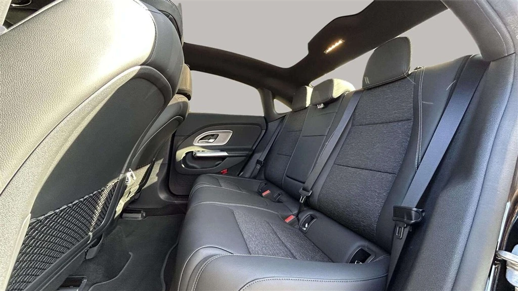 Mercedes-Benz-CLA-image-23