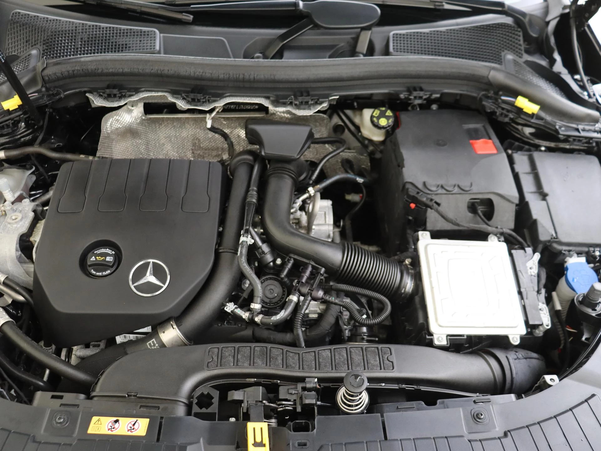Mercedes-Benz-GLA-image-4