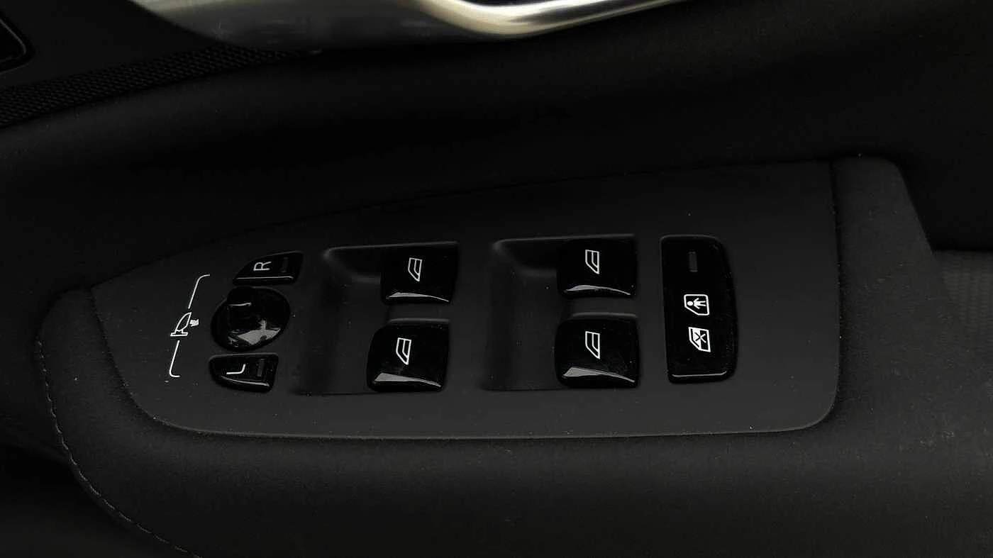 Volvo-XC90-image-23