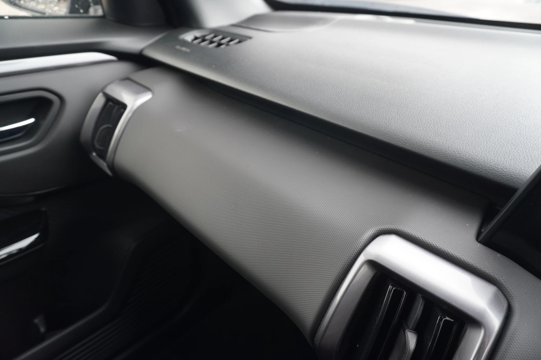 Suzuki-e Vitara-image-22