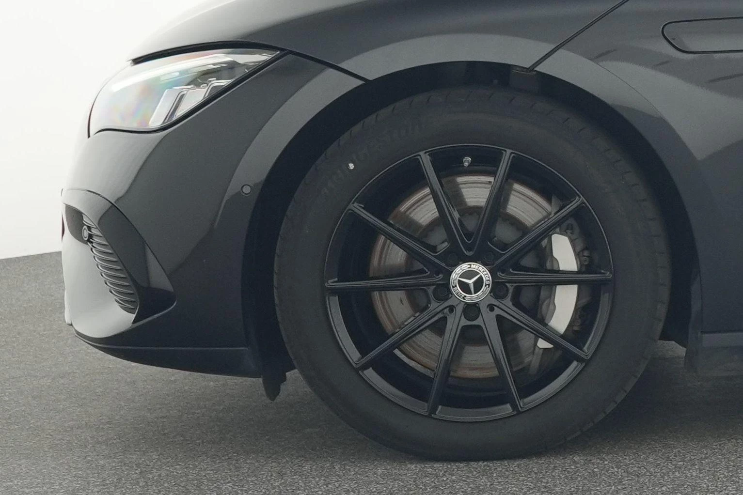 Mercedes-Benz-EQE-image-9