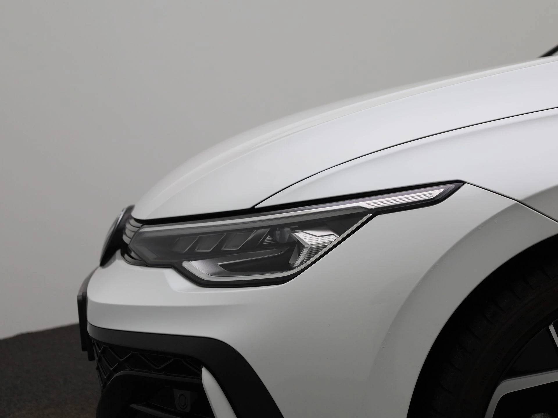 Volkswagen-Golf-image-14