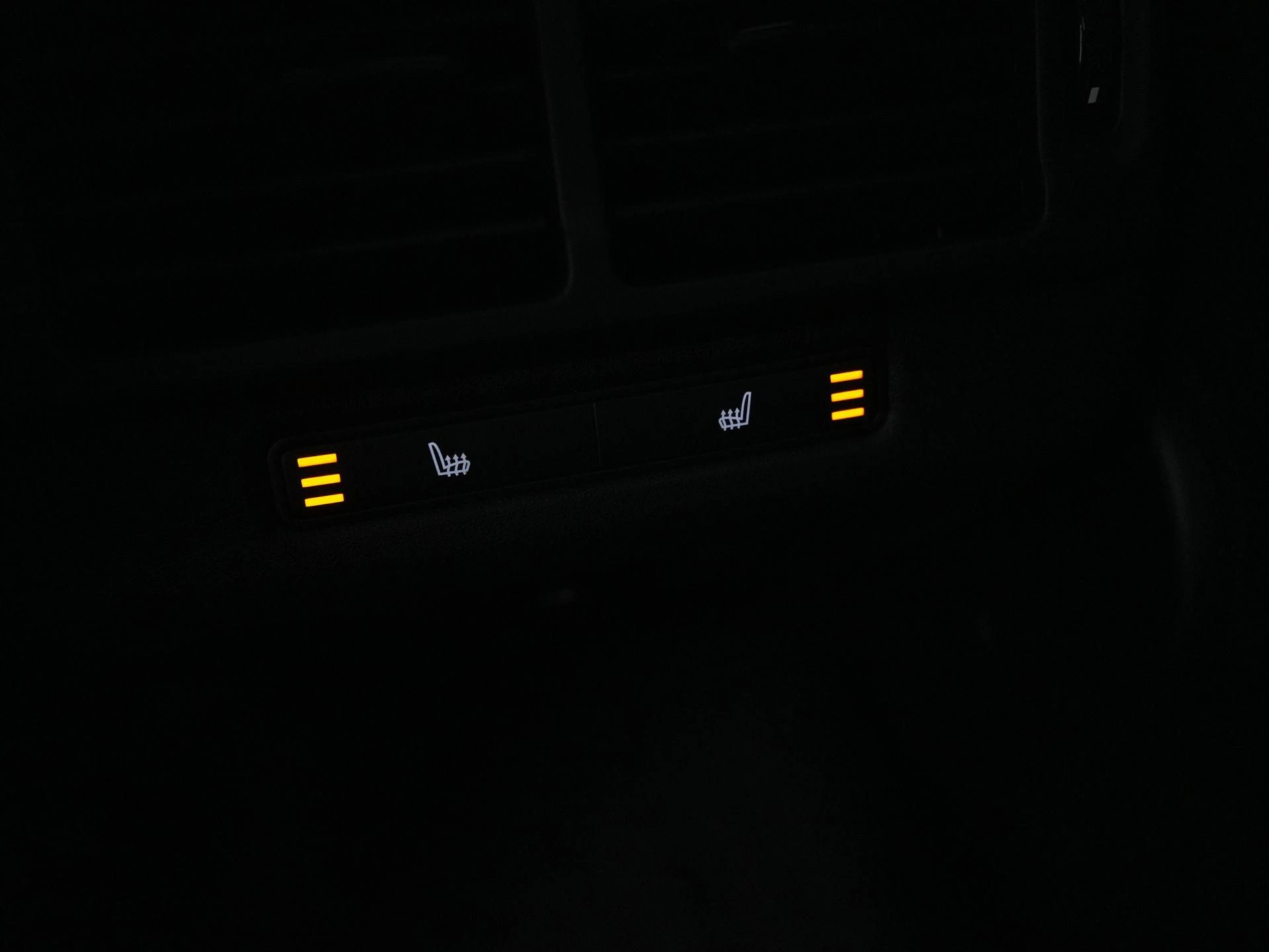 Land Rover-Range Rover Evoque-image-43