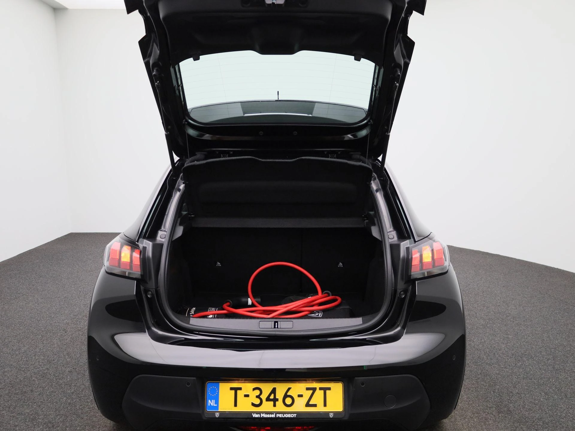 Peugeot-e-208-image-11